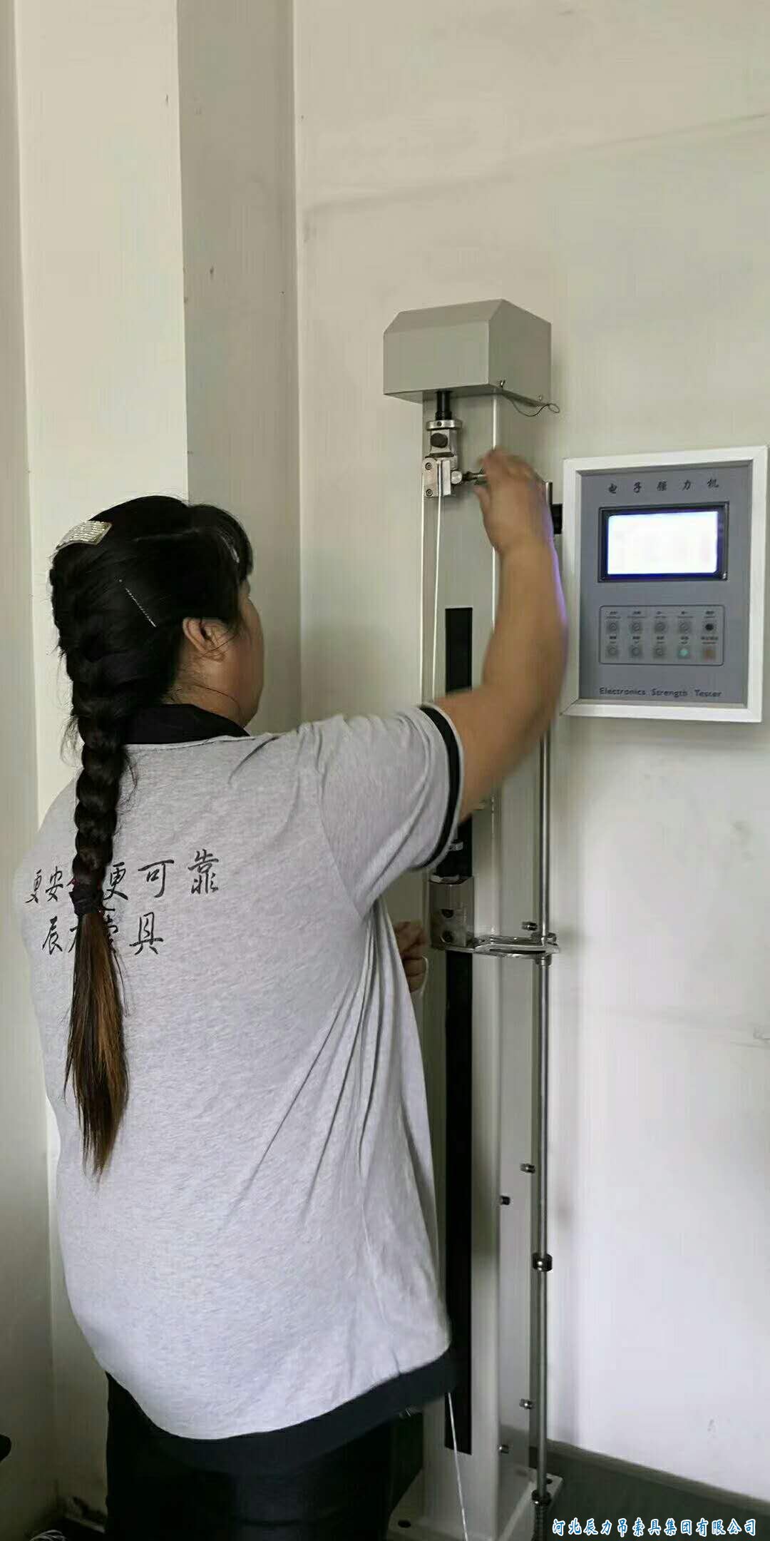辰力吊裝帶單絲拉力測試，質(zhì)量從源頭掌控